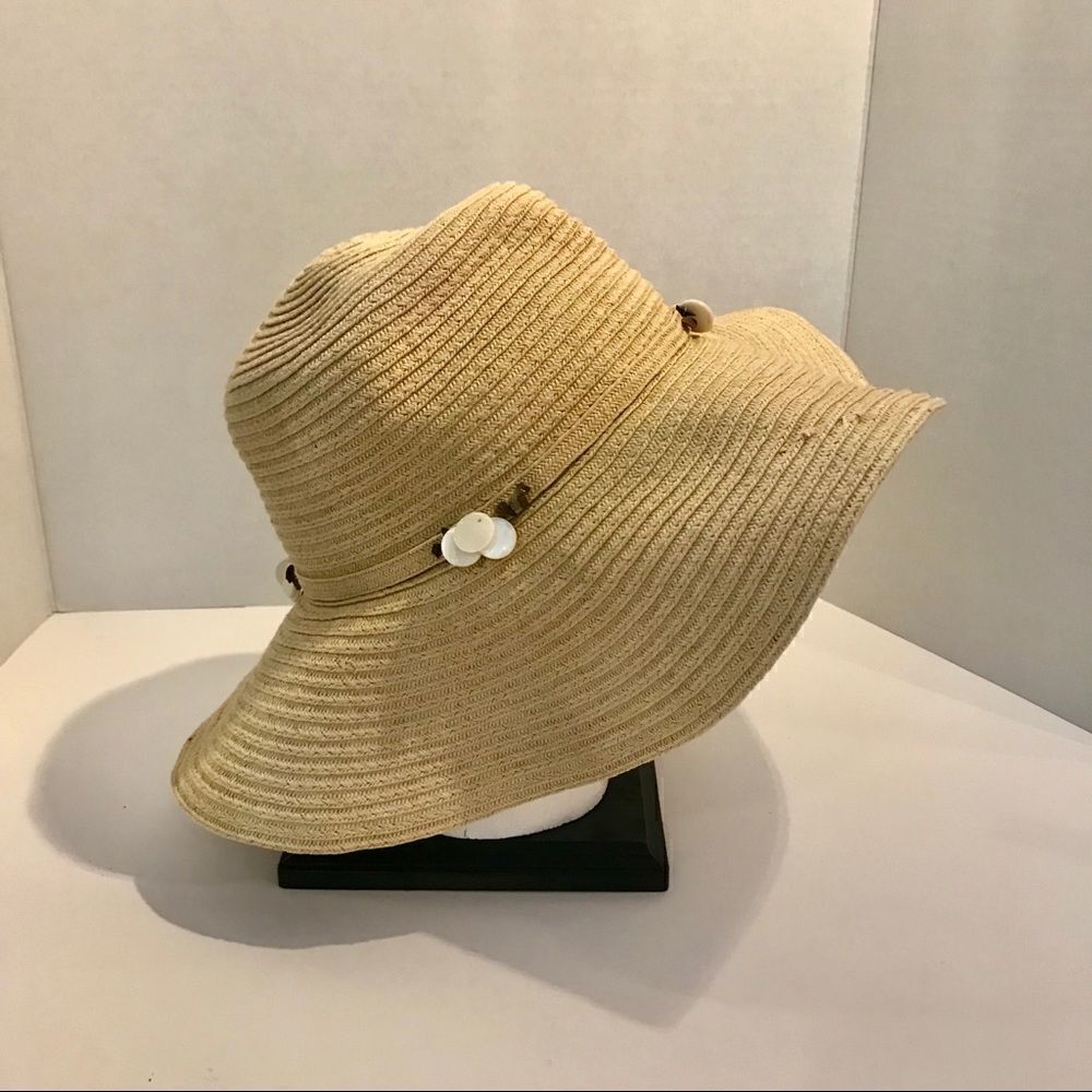 New! Tan Floppy Straw Hat With Shell Disc Design - Picture 3 of 6